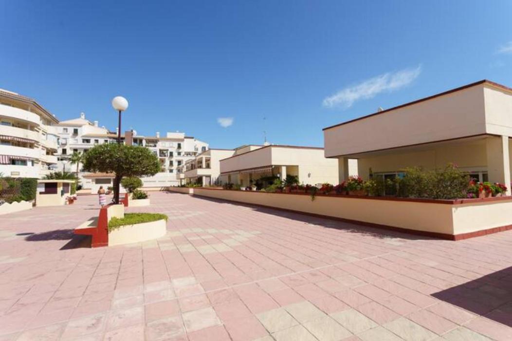 Chic Beachfront Flat With Amazing Sea Views And Private Indoor Parking Benalmádena Exteriér fotografie