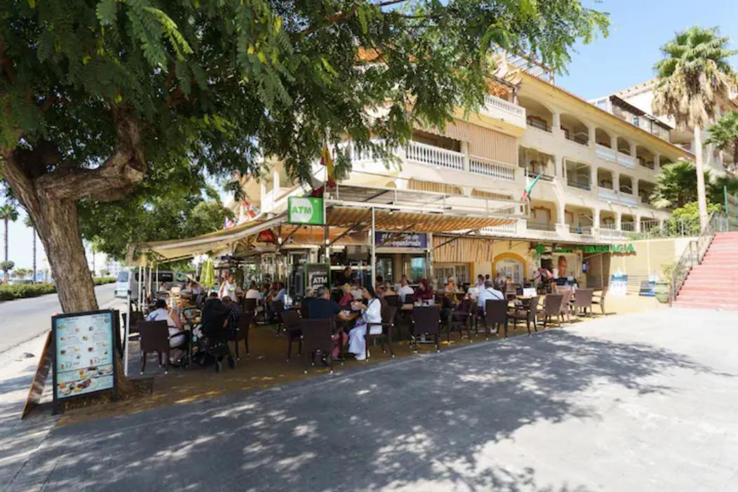 Chic Beachfront Flat With Amazing Sea Views And Private Indoor Parking Benalmádena Exteriér fotografie