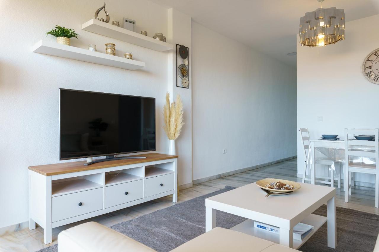 Chic Beachfront Flat With Amazing Sea Views And Private Indoor Parking Benalmádena Exteriér fotografie