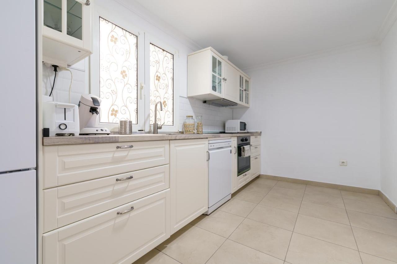 Chic Beachfront Flat With Amazing Sea Views And Private Indoor Parking Benalmádena Exteriér fotografie