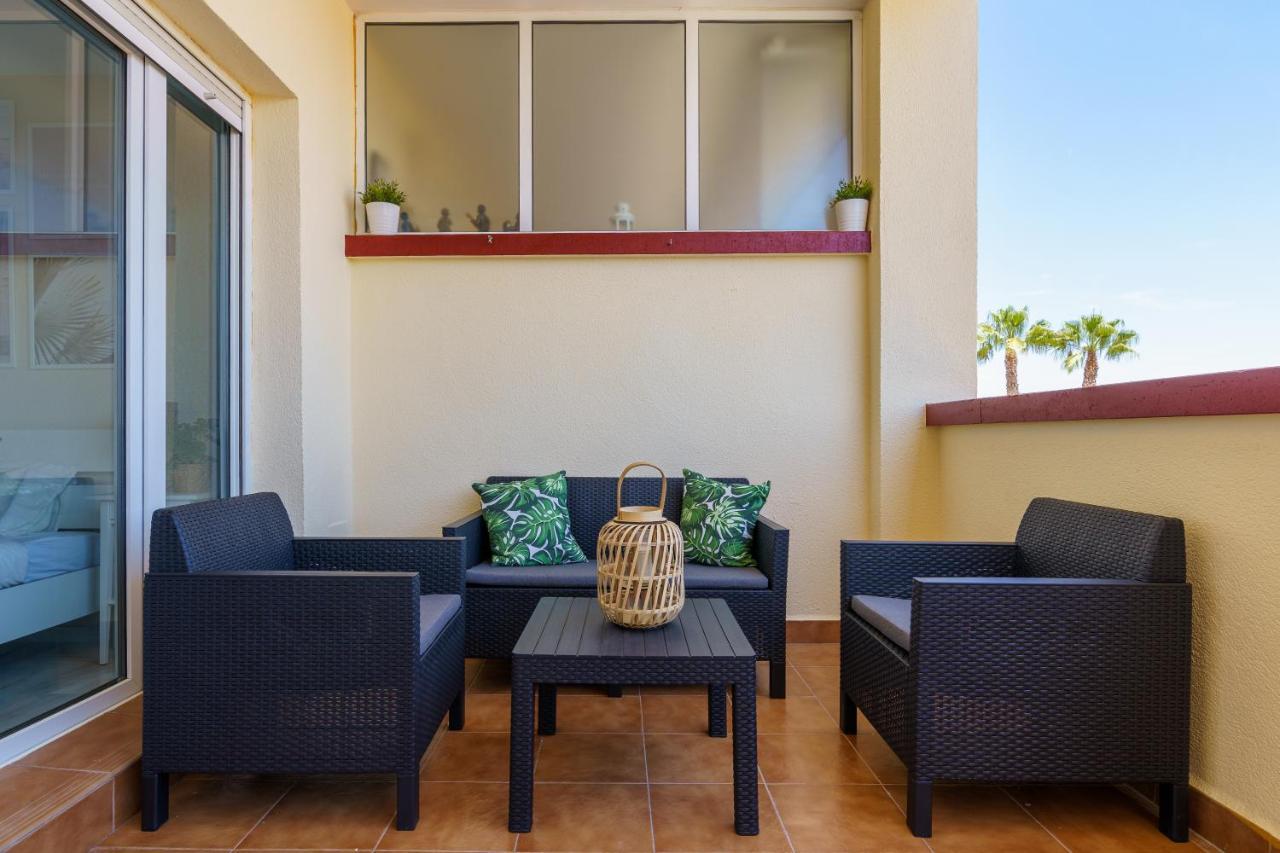 Chic Beachfront Flat With Amazing Sea Views And Private Indoor Parking Benalmádena Exteriér fotografie
