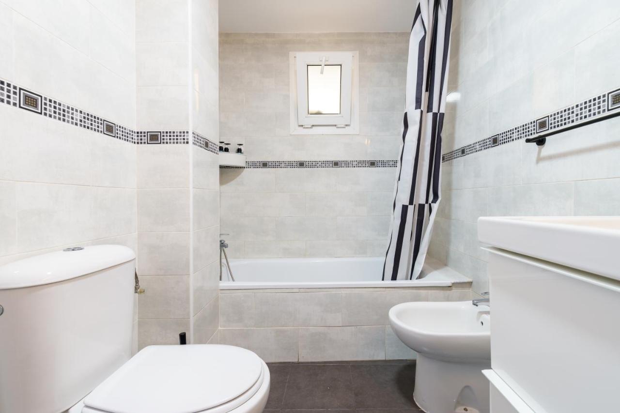 Chic Beachfront Flat With Amazing Sea Views And Private Indoor Parking Benalmádena Exteriér fotografie