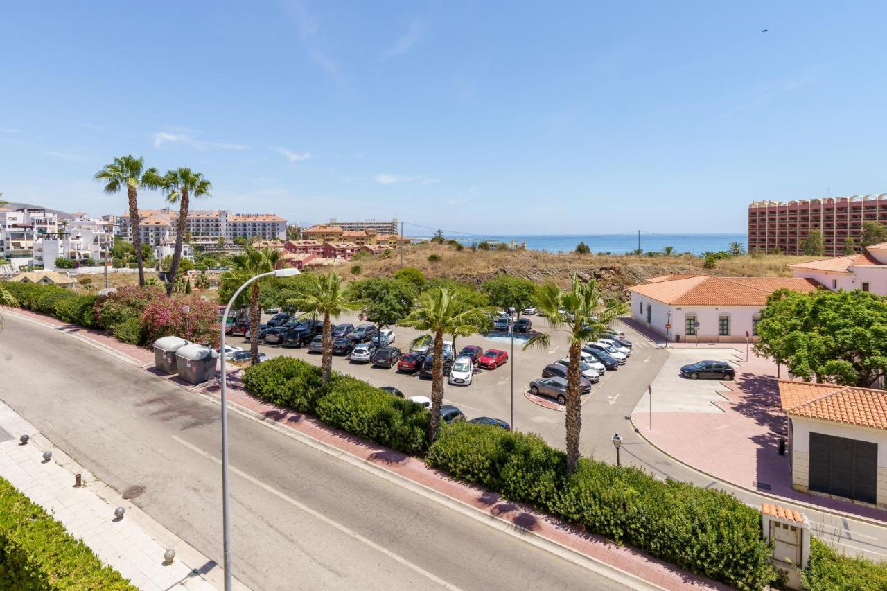 Chic Beachfront Flat With Amazing Sea Views And Private Indoor Parking Benalmádena Exteriér fotografie