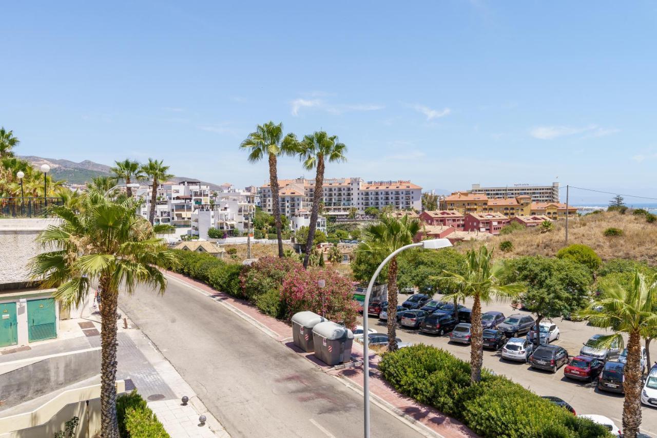 Chic Beachfront Flat With Amazing Sea Views And Private Indoor Parking Benalmádena Exteriér fotografie