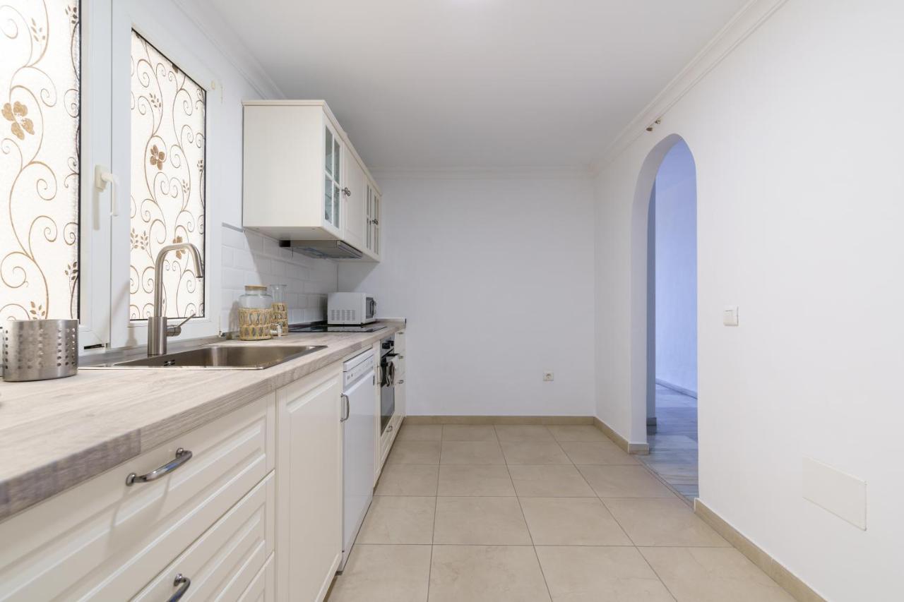 Chic Beachfront Flat With Amazing Sea Views And Private Indoor Parking Benalmádena Exteriér fotografie